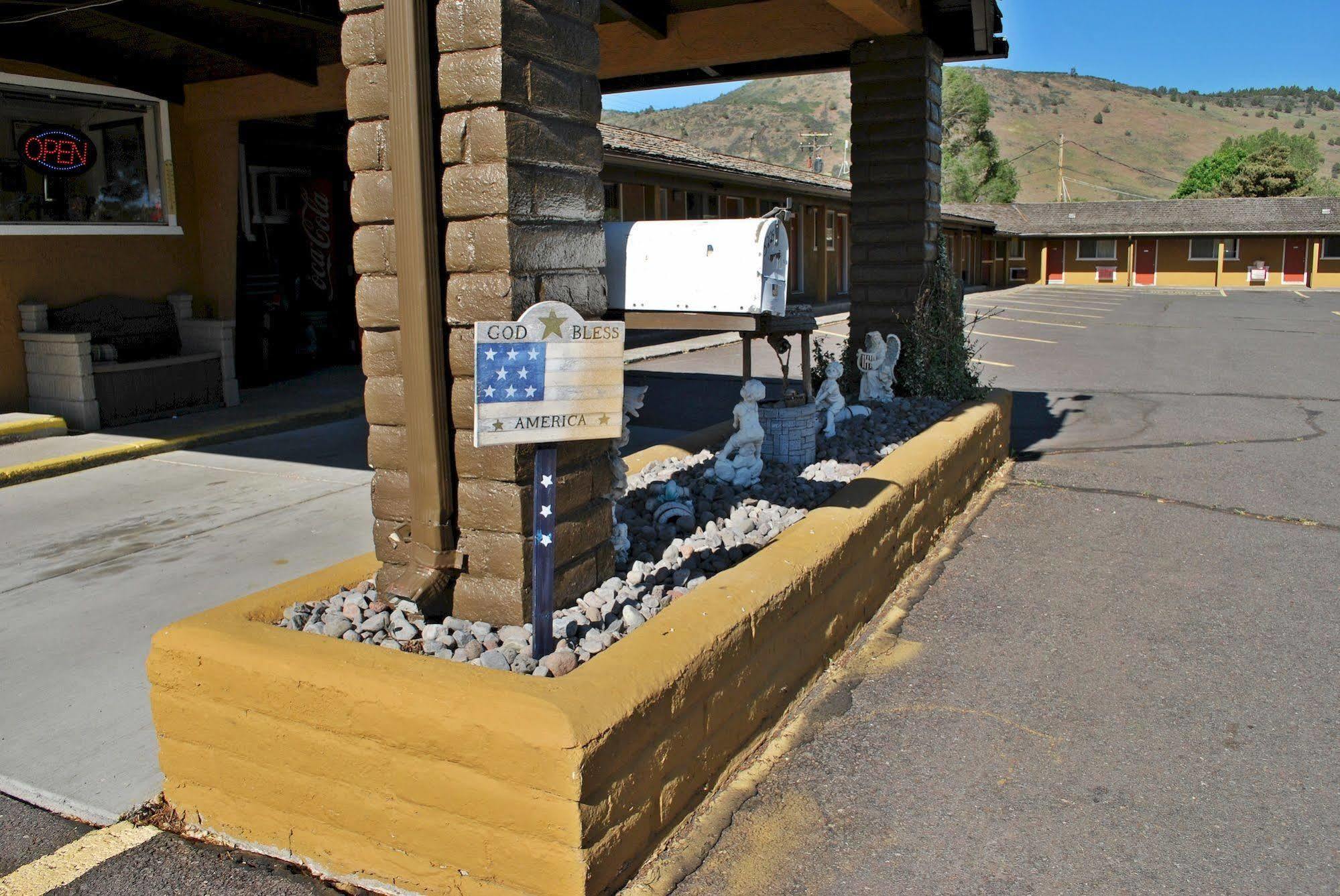 Oregon Motel 8 And Rv Park Klamath Falls Bagian luar foto