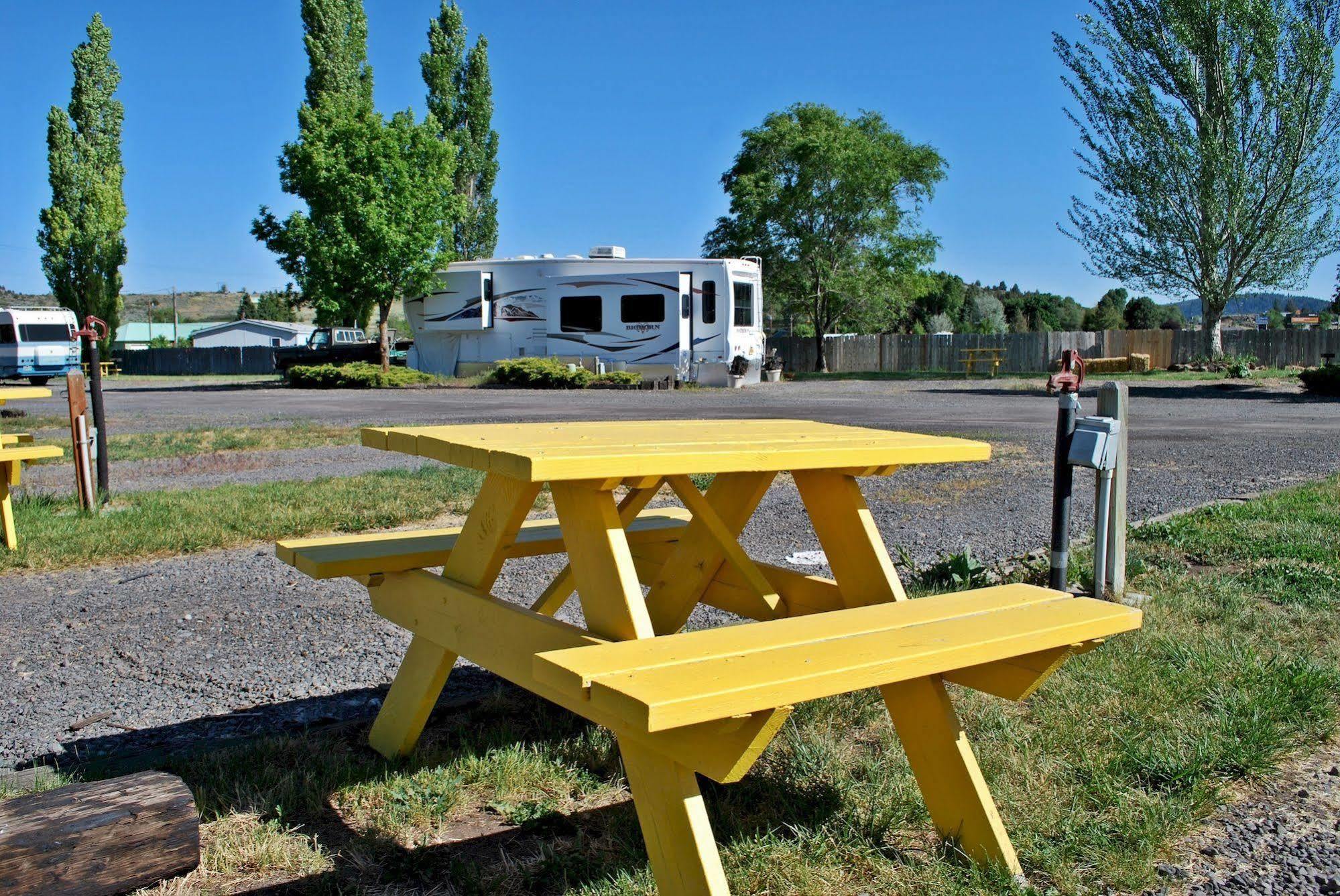 Oregon Motel 8 And Rv Park Klamath Falls Bagian luar foto