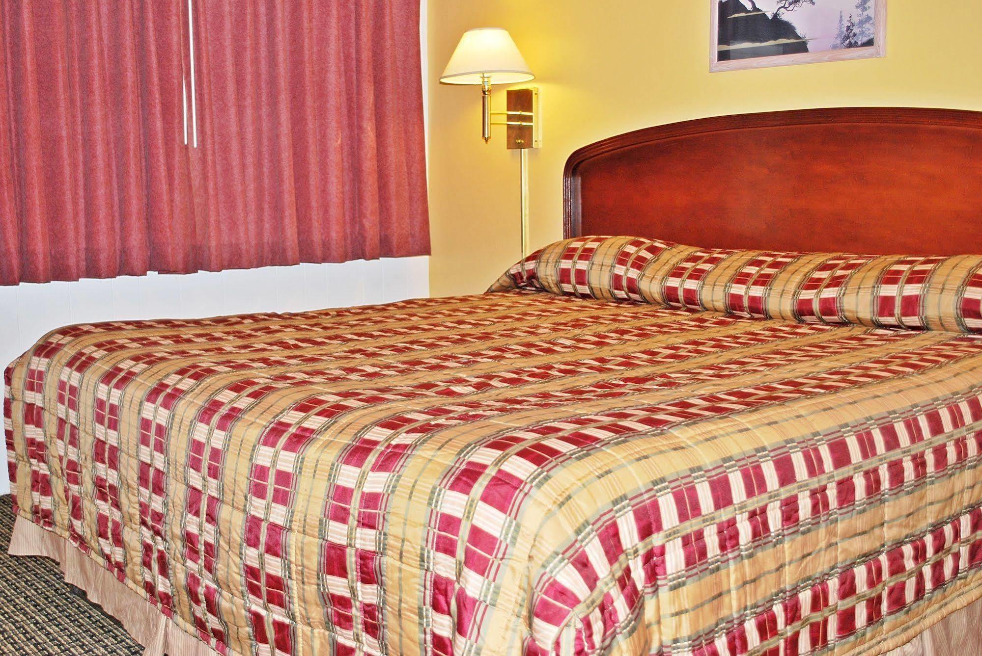 Oregon Motel 8 And Rv Park Klamath Falls Bagian luar foto