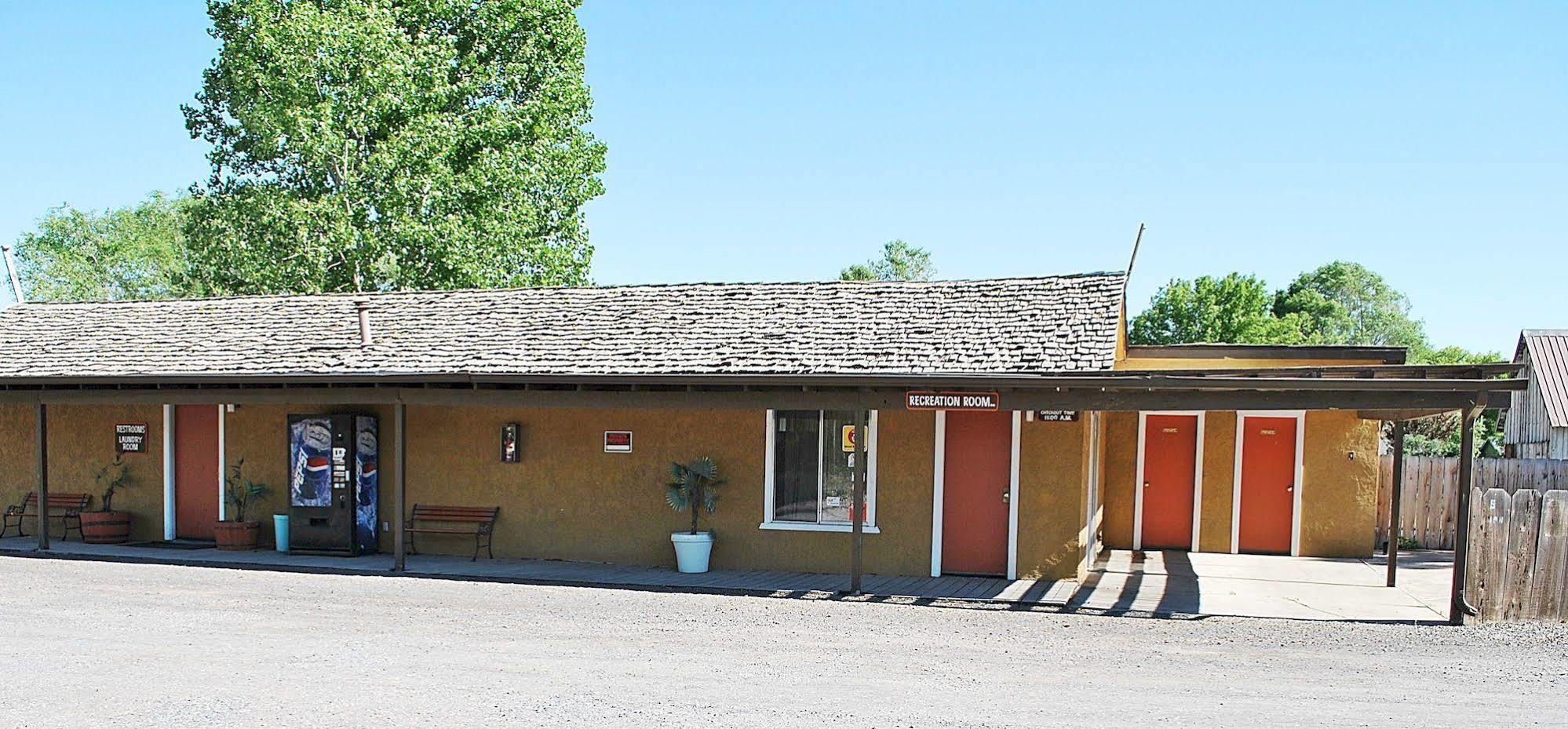 Oregon Motel 8 And Rv Park Klamath Falls Bagian luar foto