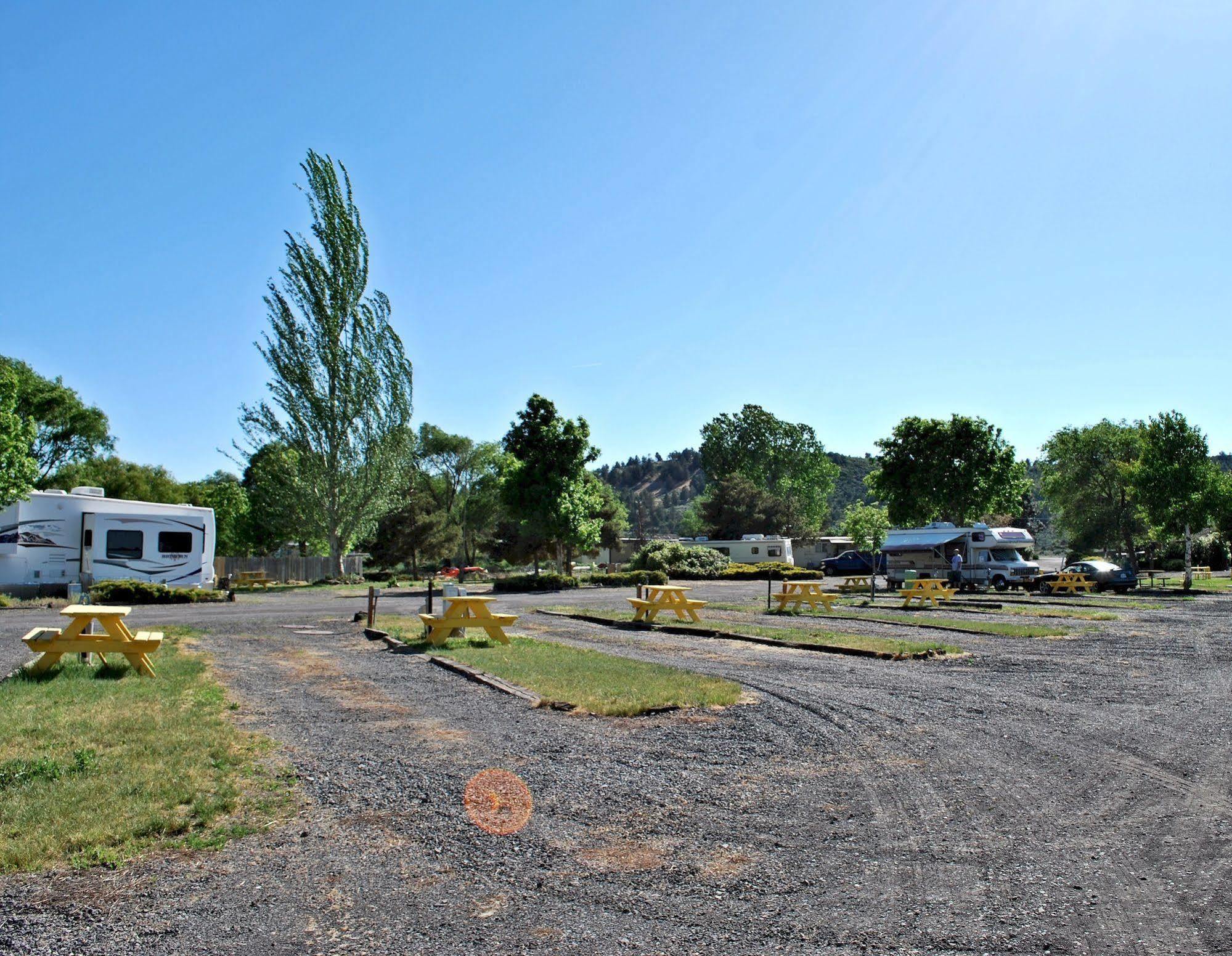Oregon Motel 8 And Rv Park Klamath Falls Bagian luar foto