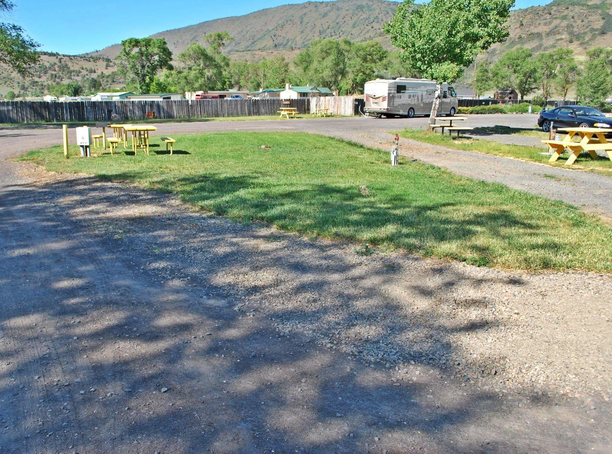 Oregon Motel 8 And Rv Park Klamath Falls Bagian luar foto
