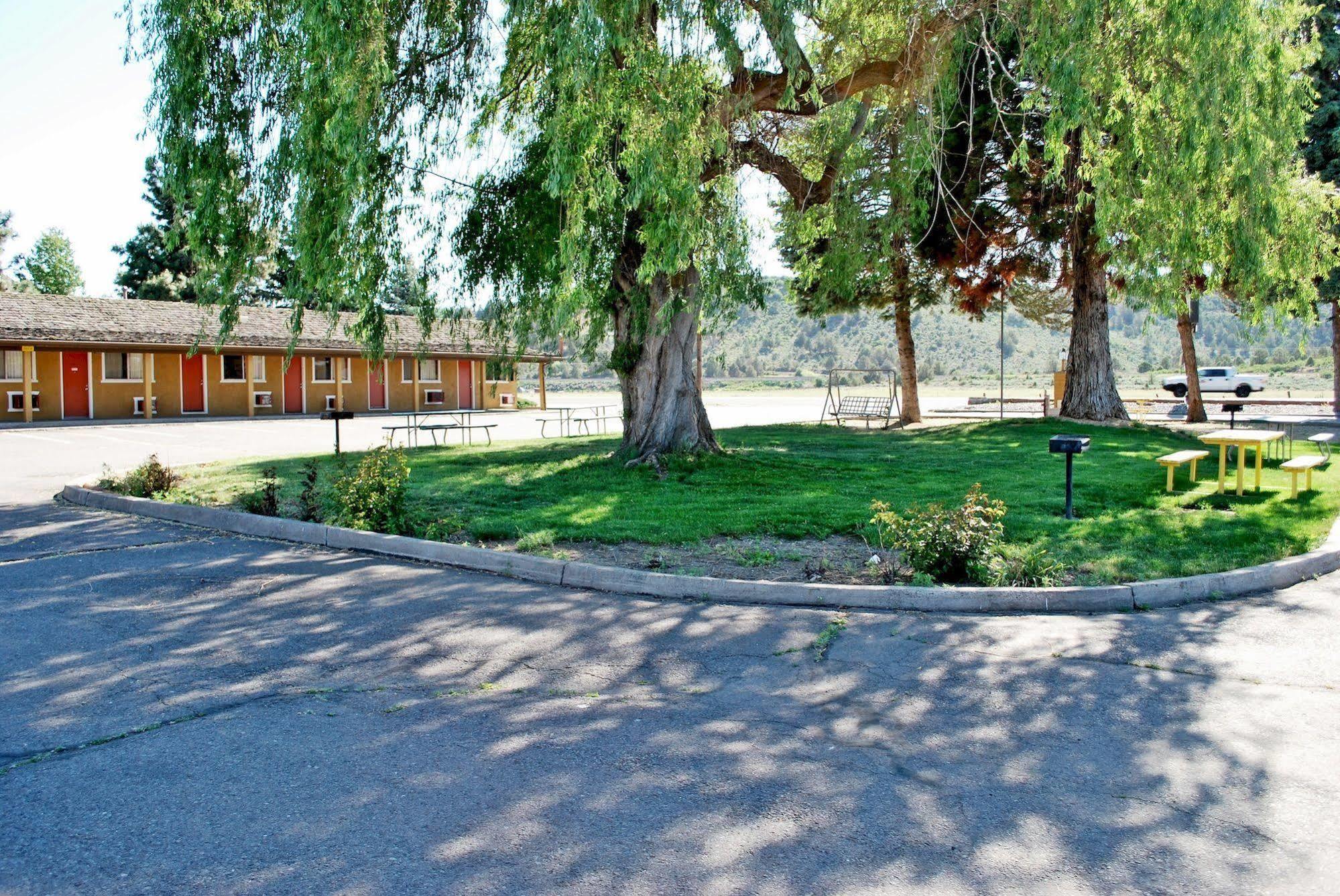 Oregon Motel 8 And Rv Park Klamath Falls Bagian luar foto