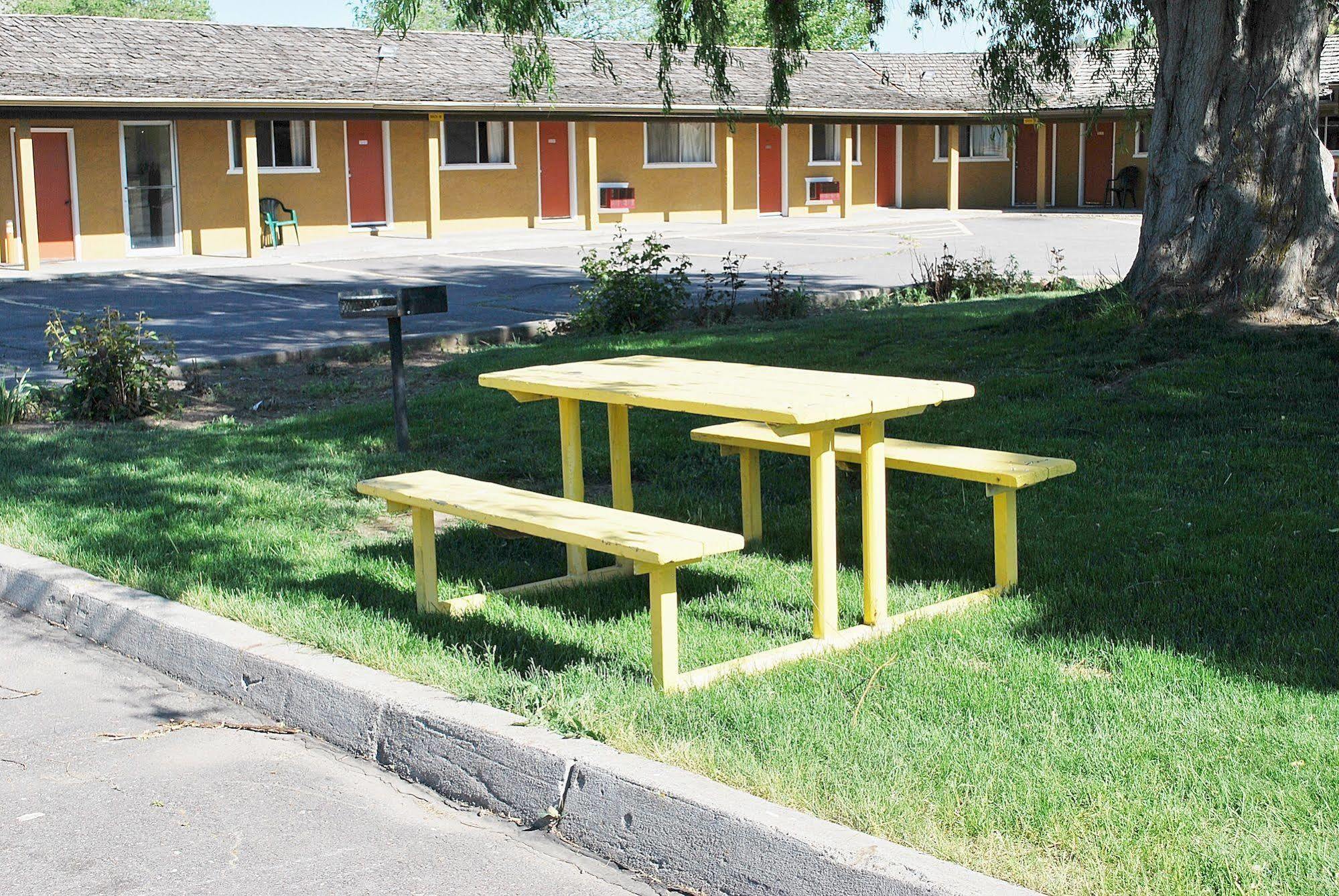 Oregon Motel 8 And Rv Park Klamath Falls Bagian luar foto