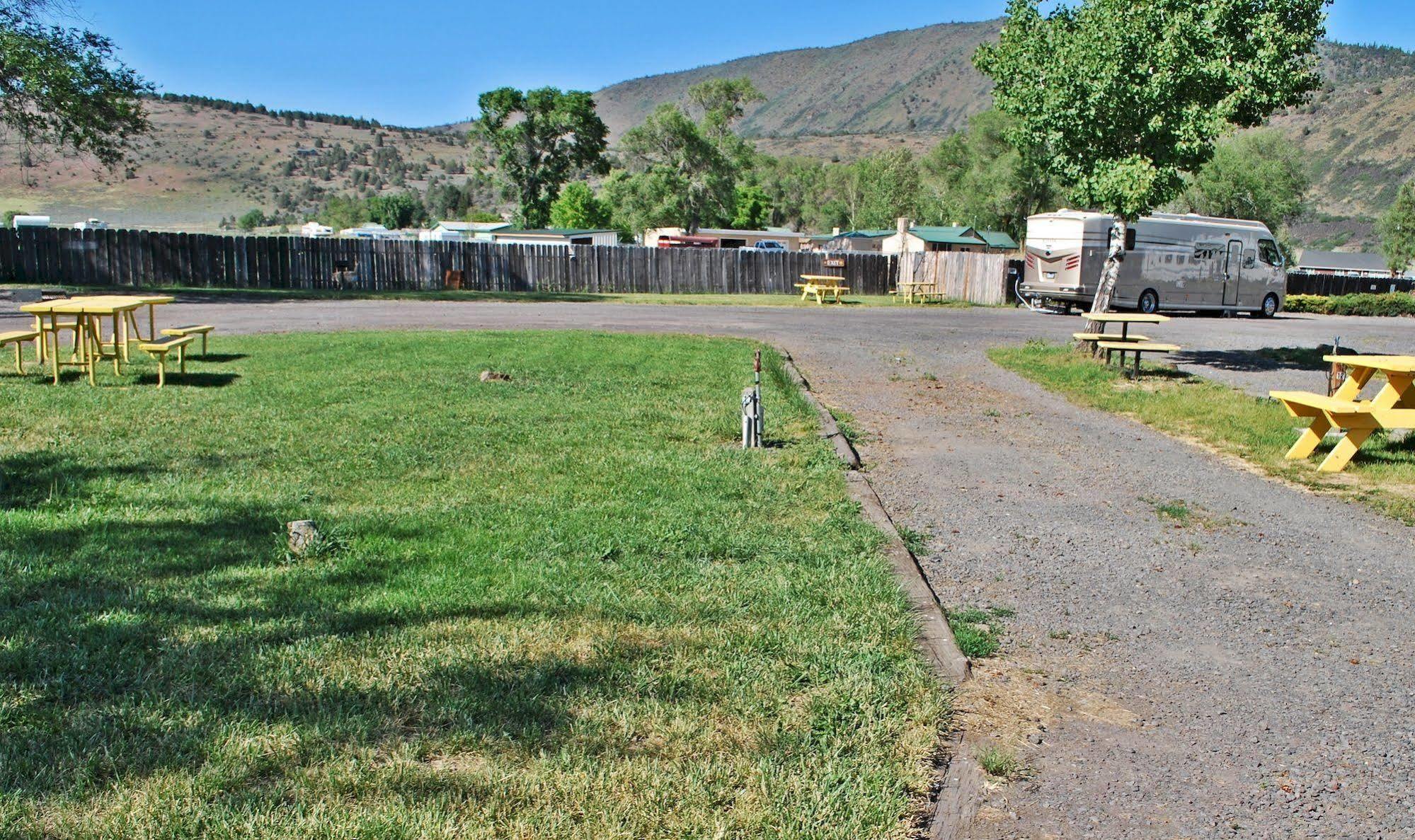 Oregon Motel 8 And Rv Park Klamath Falls Bagian luar foto