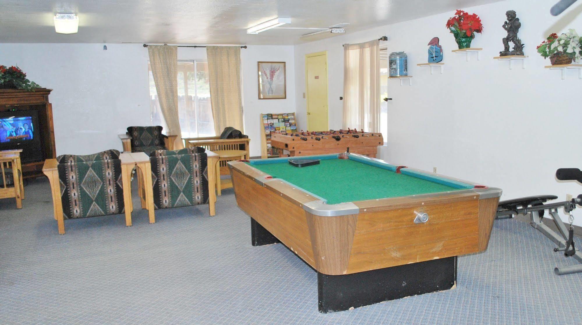 Oregon Motel 8 And Rv Park Klamath Falls Bagian luar foto