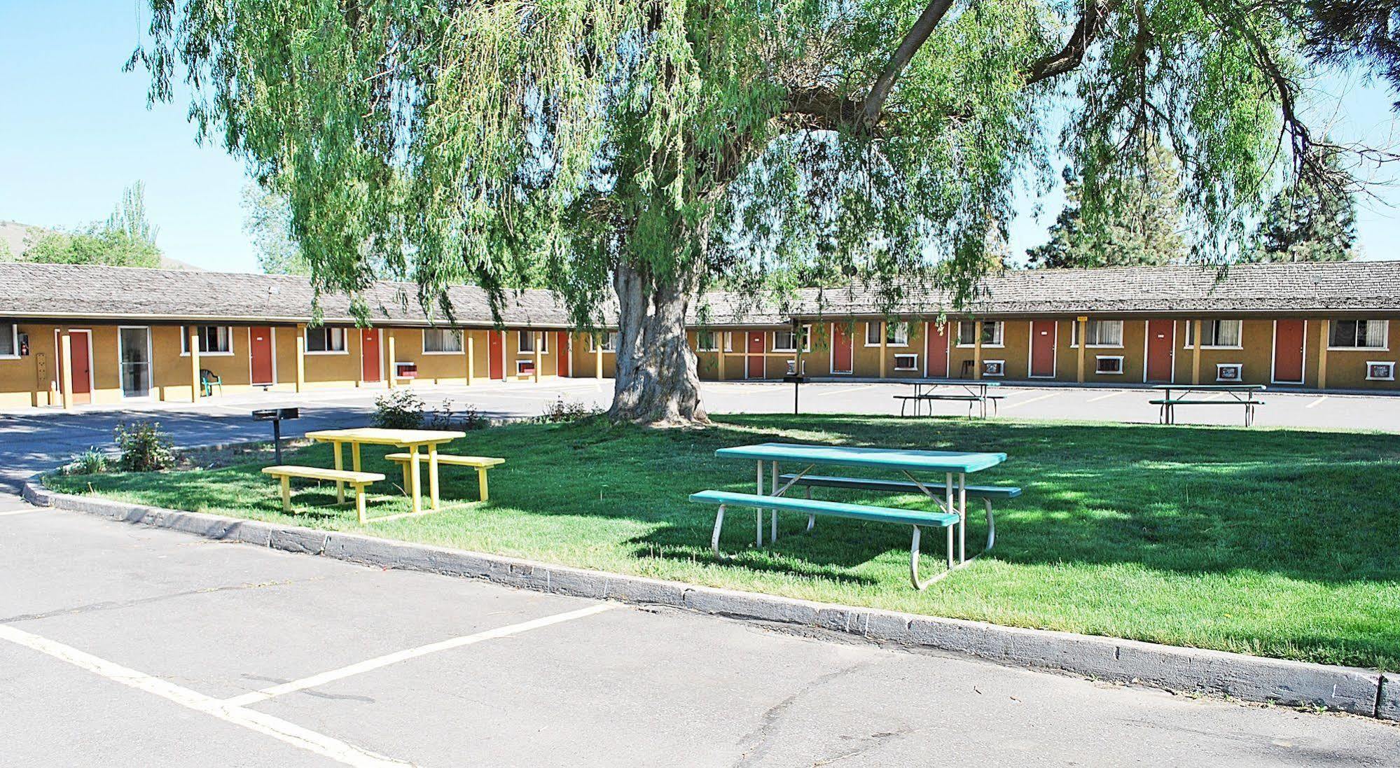 Oregon Motel 8 And Rv Park Klamath Falls Bagian luar foto