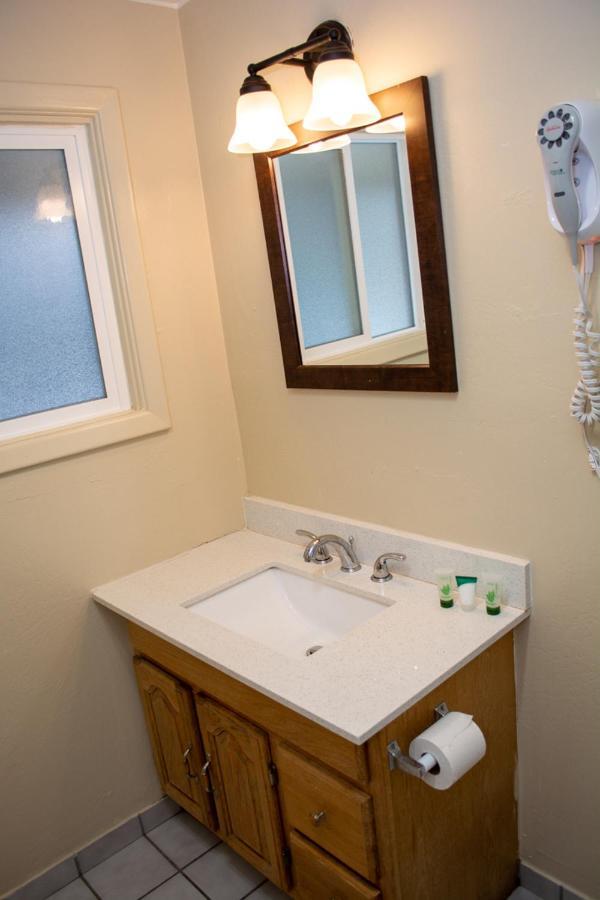 Oregon Motel 8 And Rv Park Klamath Falls Bagian luar foto